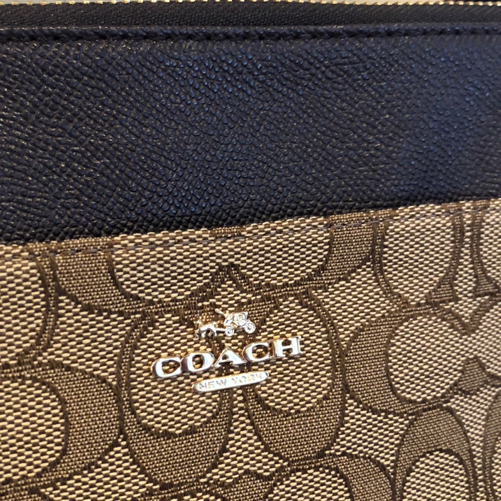 Coach Signature khaki brown messenger crossbody - Picture 2 of 7